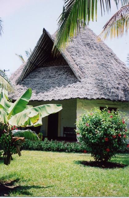 Les Datchi Cottages Diani Beach Exterior photo
